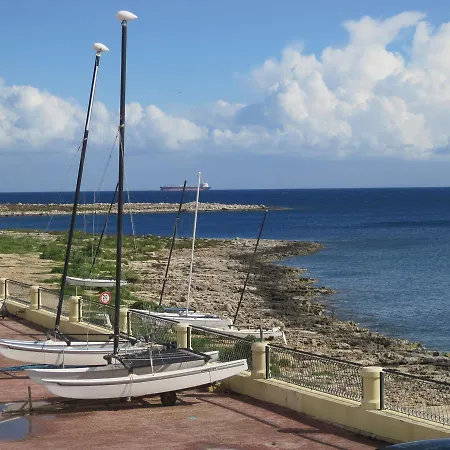 Four Seasons 9 דירה *